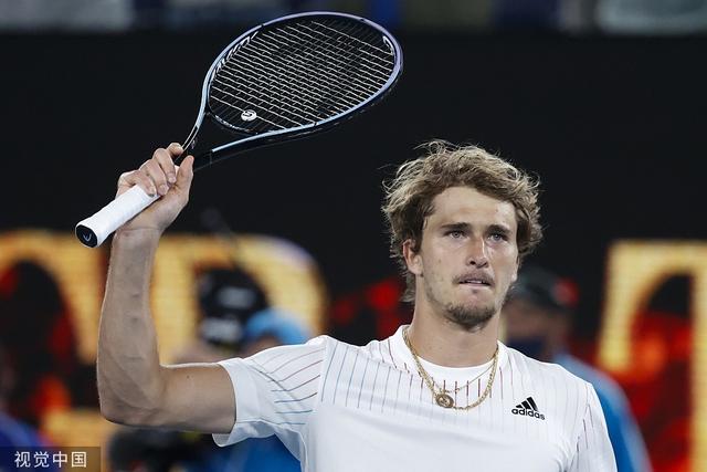 王哲林糟糕表现惹怒全国球迷 被骂上热搜第一